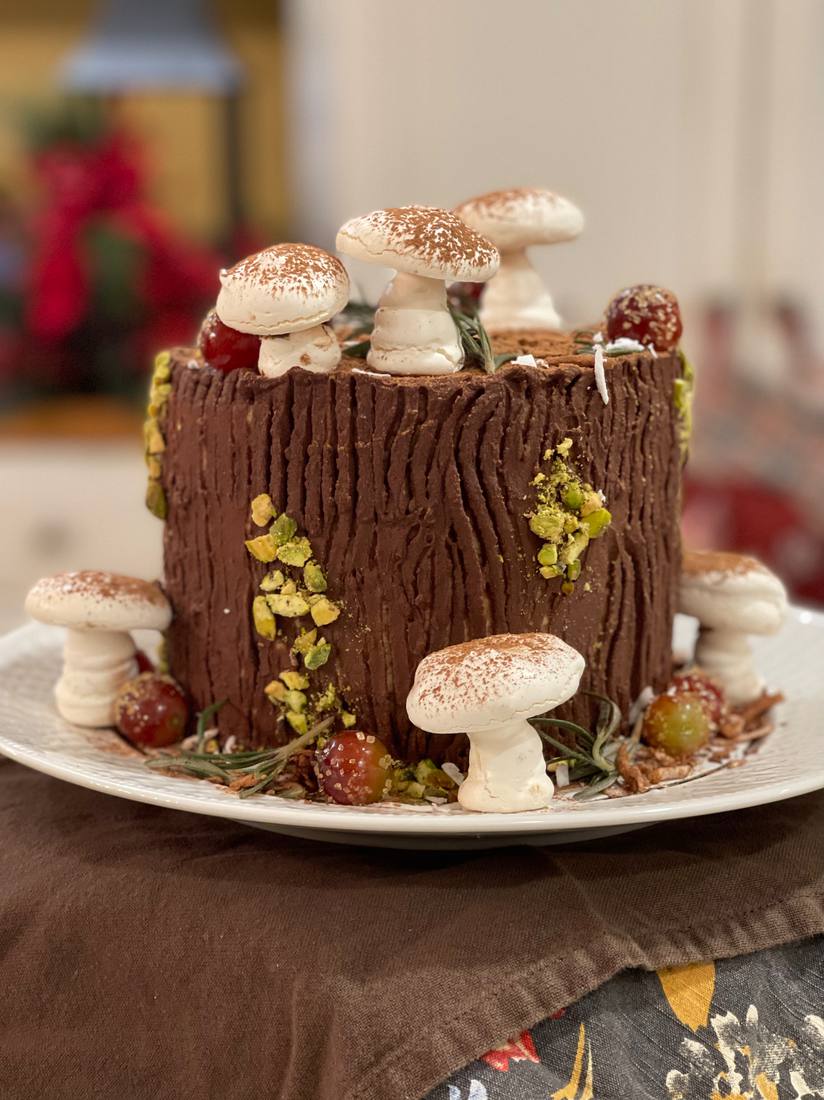 A b&ucirc;che de No&euml;l with meringue mushrooms